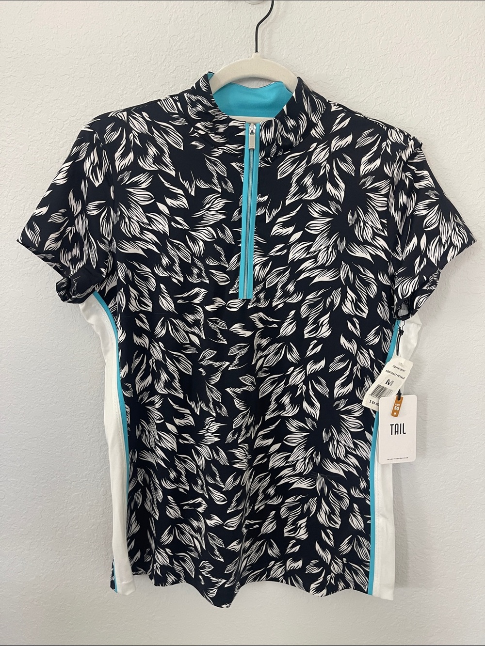 Women’s Tail UPF 50+ Quarter Zip Golf Top NWT Medium Blue White Shirt Sleeve